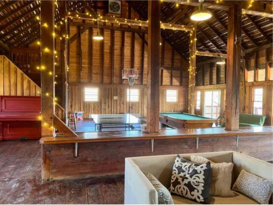 The Barn At Evermore: Riverfront Retreat W/Hot Tub Luray Esterno foto