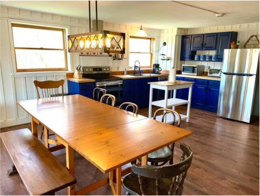 The Barn At Evermore: Riverfront Retreat W/Hot Tub Luray Esterno foto