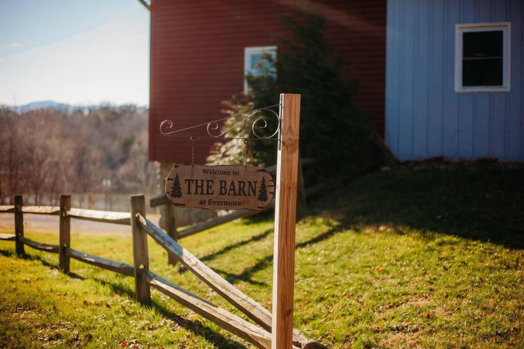 The Barn At Evermore: Riverfront Retreat W/Hot Tub Luray Esterno foto