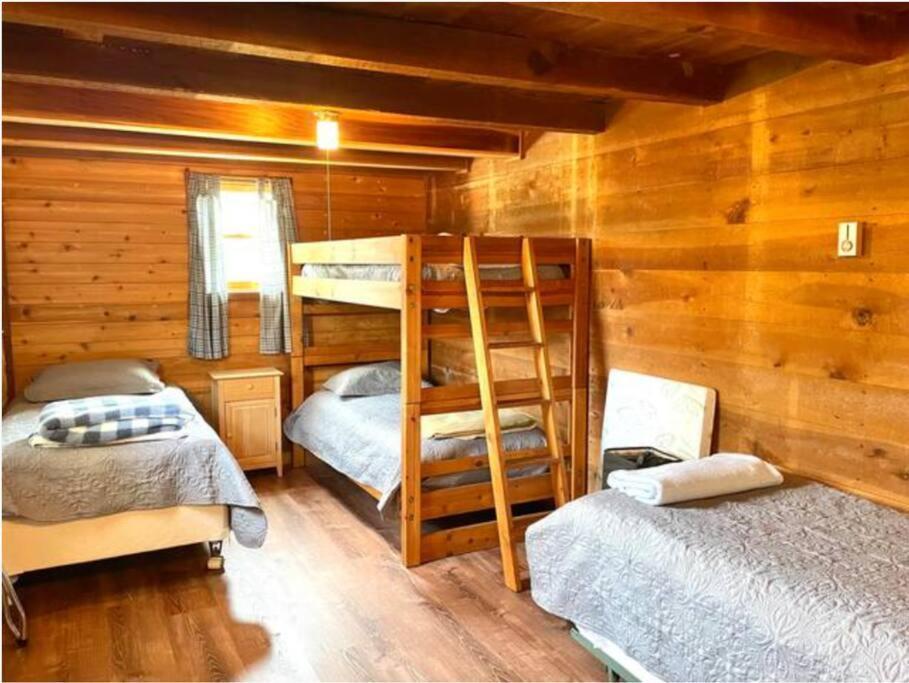 The Barn At Evermore: Riverfront Retreat W/Hot Tub Luray Esterno foto