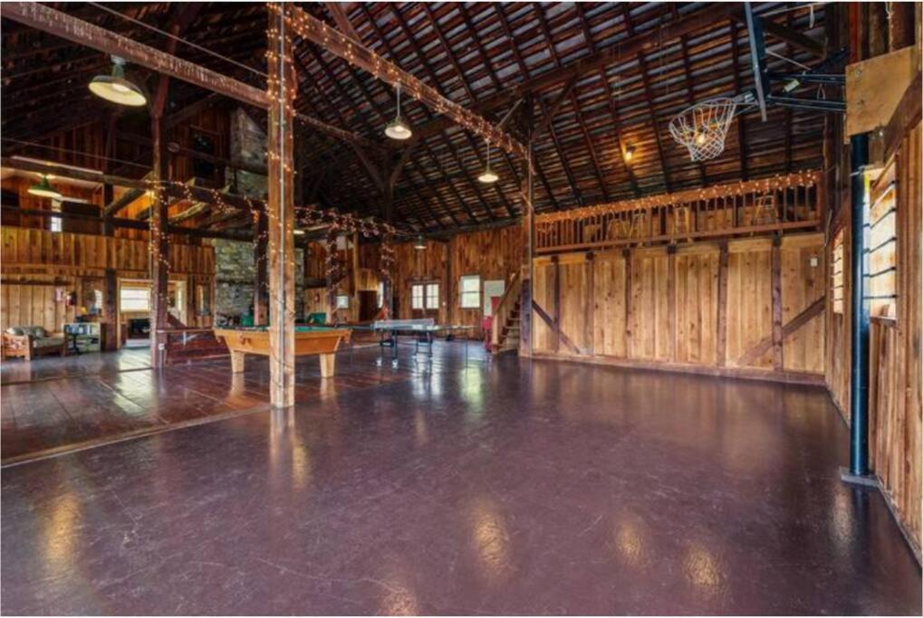 The Barn At Evermore: Riverfront Retreat W/Hot Tub Luray Esterno foto