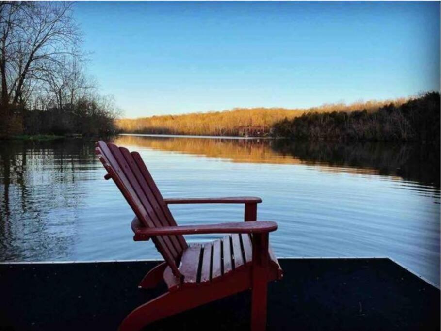 The Barn At Evermore: Riverfront Retreat W/Hot Tub Luray Esterno foto