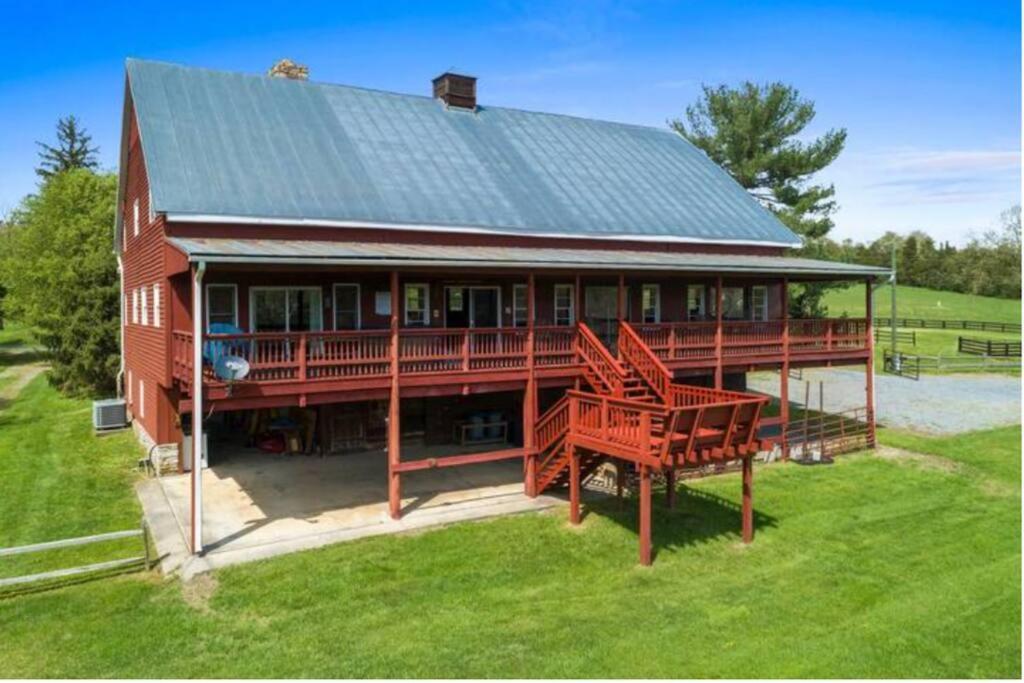 The Barn At Evermore: Riverfront Retreat W/Hot Tub Luray Esterno foto